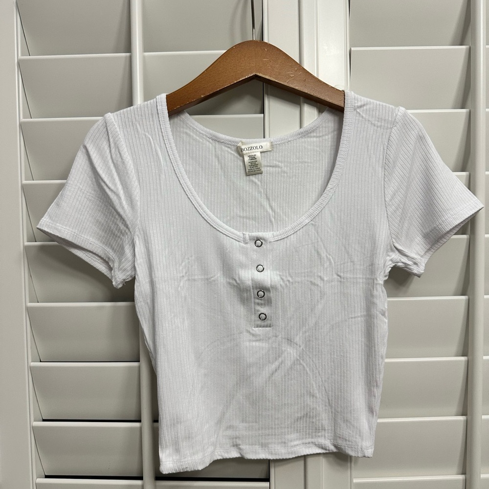 Bozzolo Womens White Ribbed Henley Crop Top Short Sleeve Snap Button Tee Size S